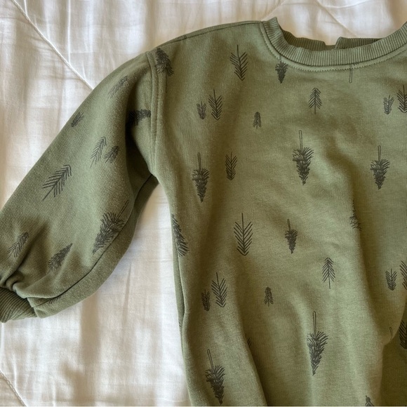 Grayson Collective Baby Bubble Sweashirt Romper in Green Forest Print Size 18 Mo - Picture 3 of 10